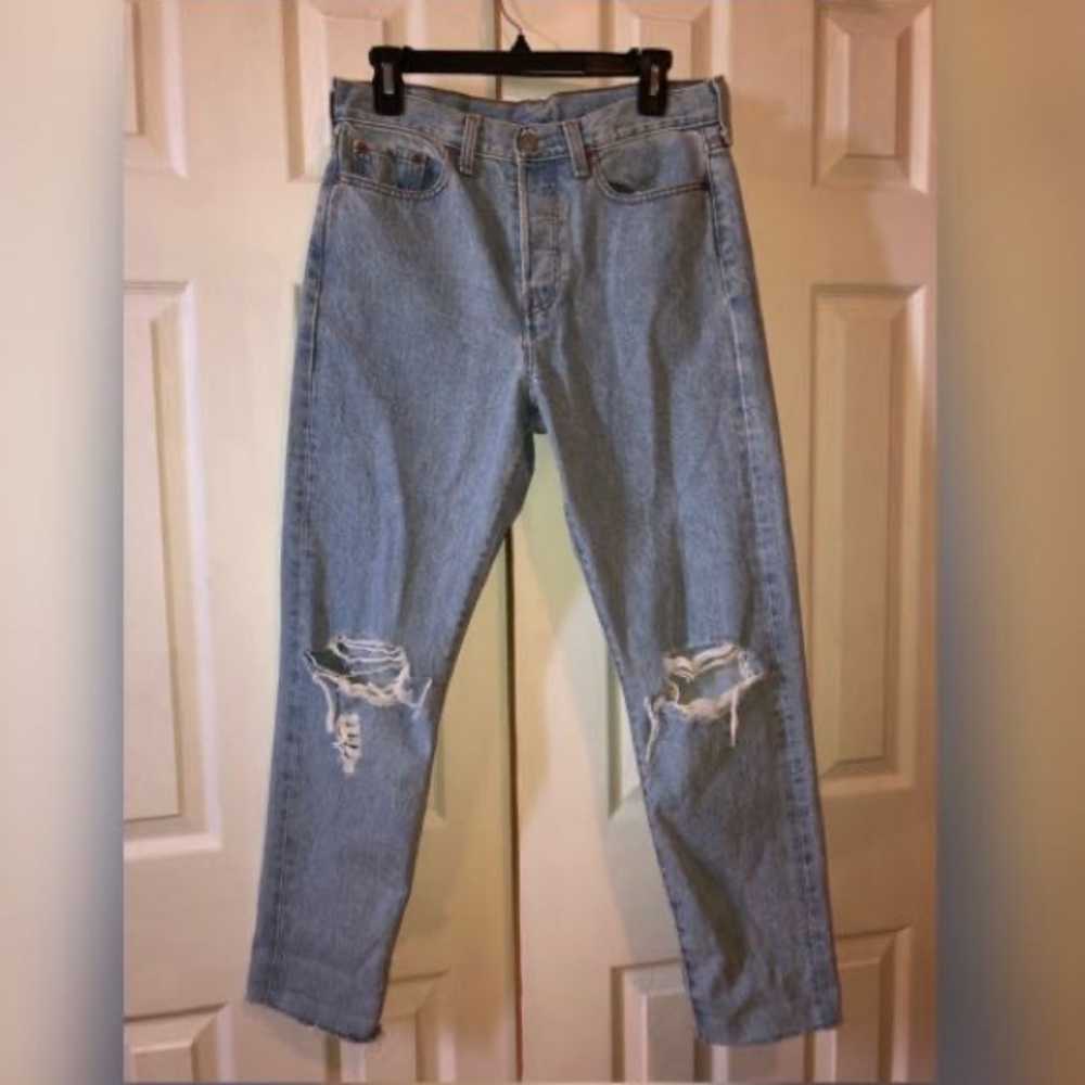 Levi’s rigid denim raw hem rip knee jeans